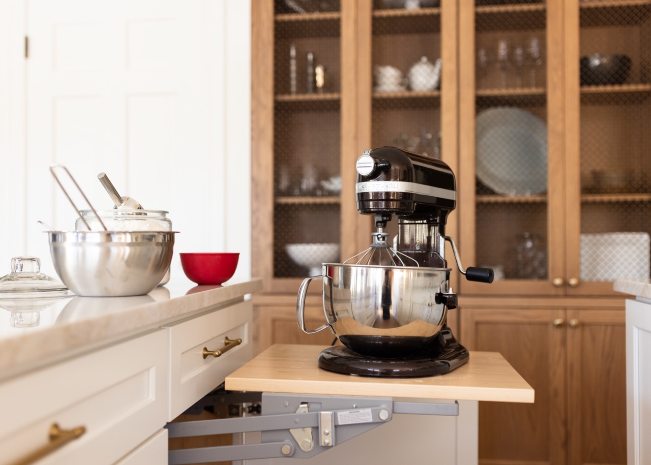 Holiday-Ready Kitchens: Smart Cabinet Features for Effortless Entertaining